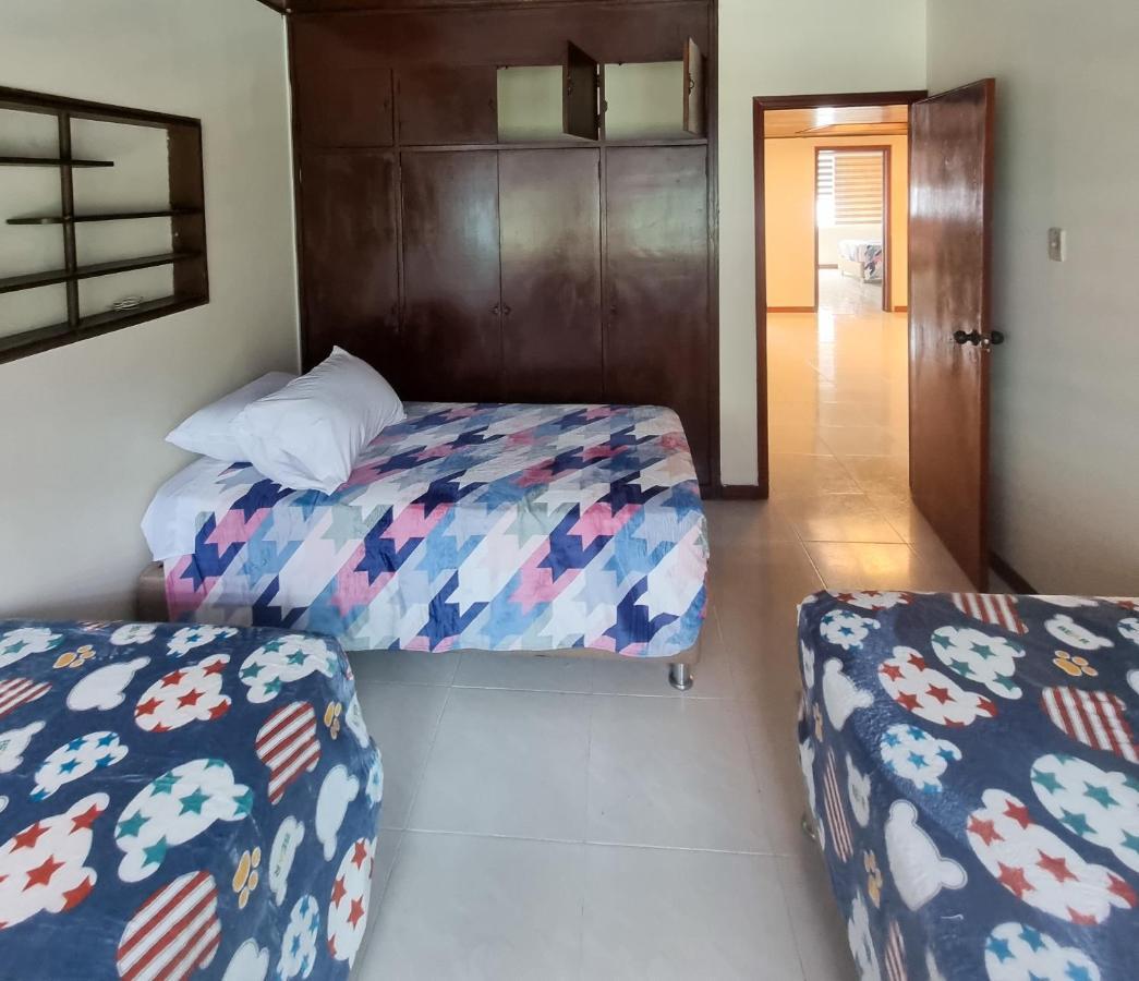 Casa Estacion Modelia, Near To The Airport. Ferienhaus